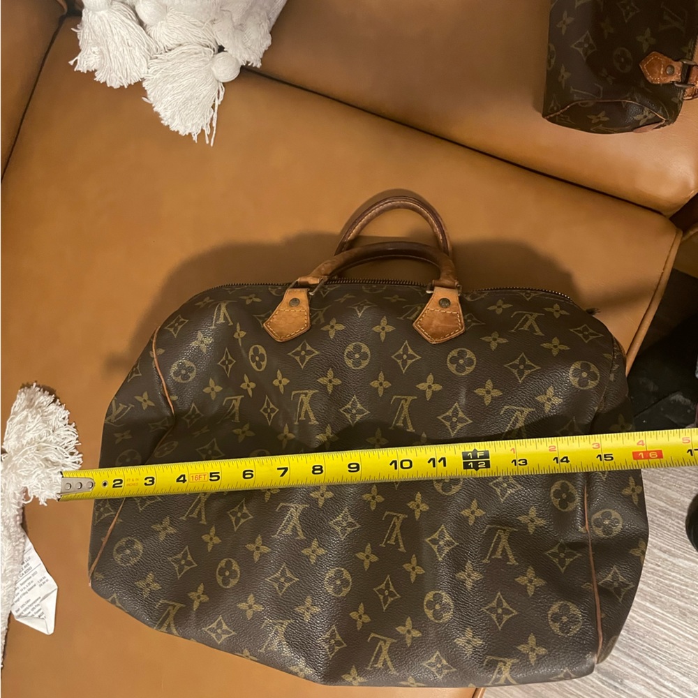 Authentic Louis Vuitton bag - Picture 6 of 9